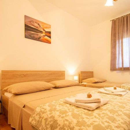 Apartmani Perkovic Gustirna Exterior foto