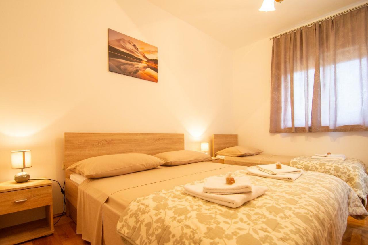 Apartmani Perkovic Gustirna Exterior foto
