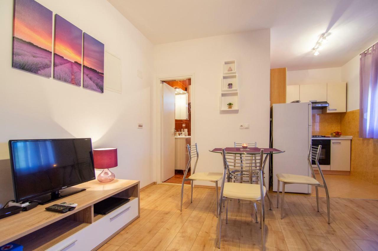 Apartmani Perkovic Gustirna Exterior foto