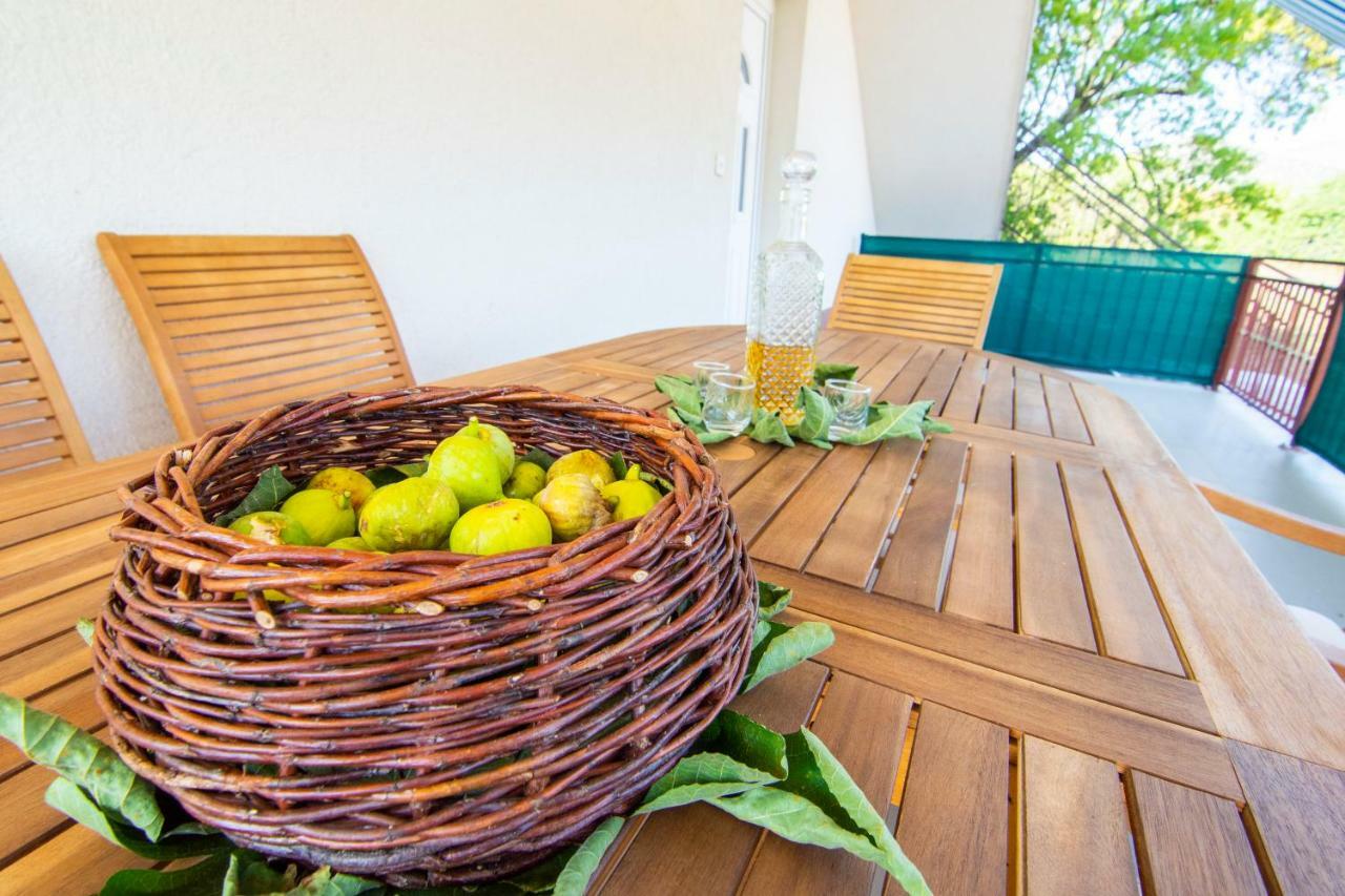 Apartmani Perkovic Gustirna Exterior foto